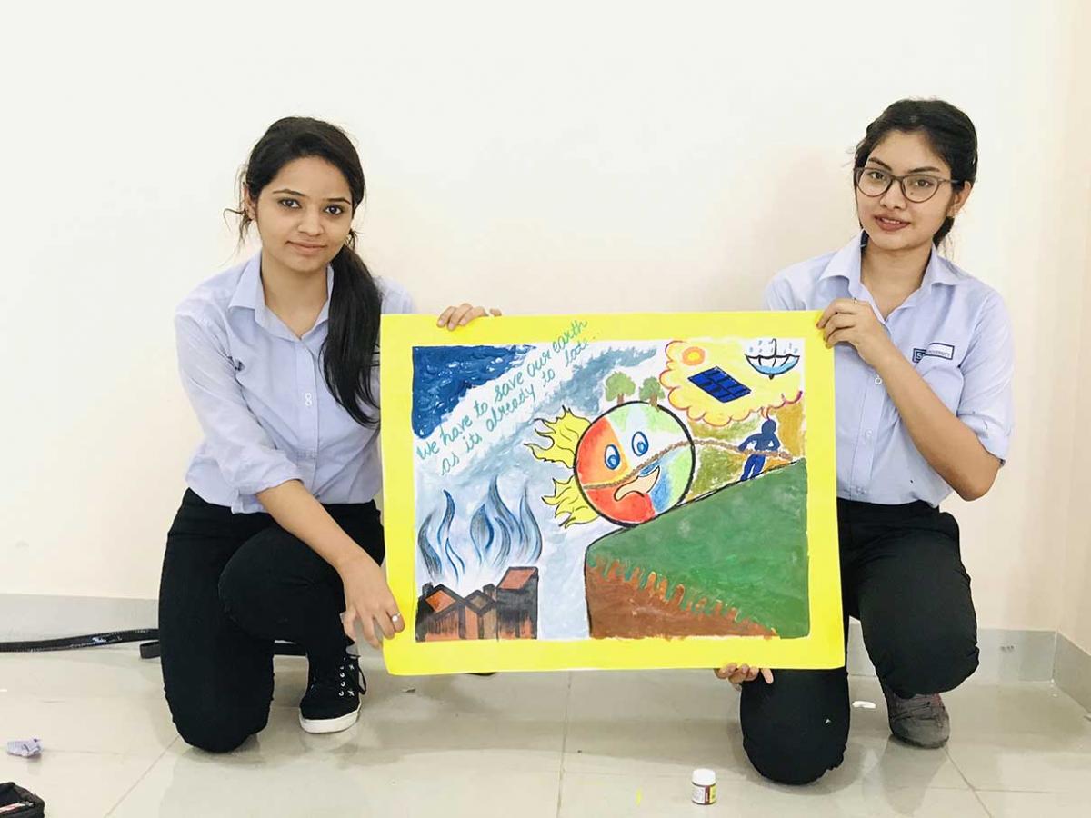 Students make posters on World Nature Conservation Day